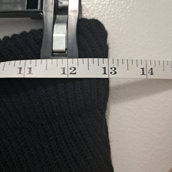 Rachel Roy knit skirt in classic black with a stylish front zip closure Fancy . - Picture 4 of 6